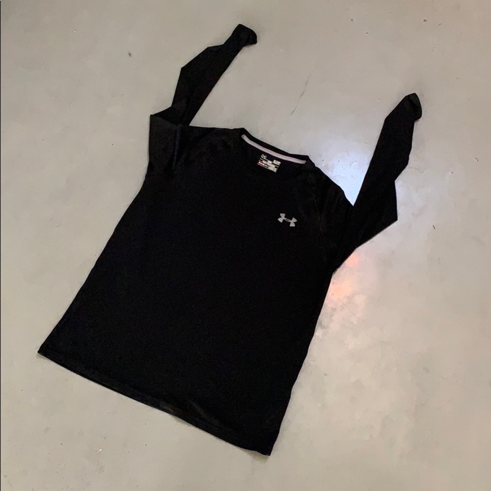 Black Under Armour long sleeve loose fit shirt. - Picture 1 of 2